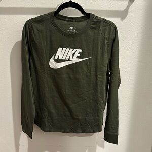 Nike Women’s Long Sleeved T-Shirt